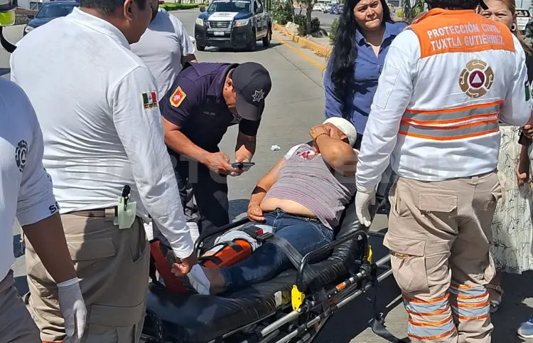 Veloz motorista embiste a una mujer y queda grave