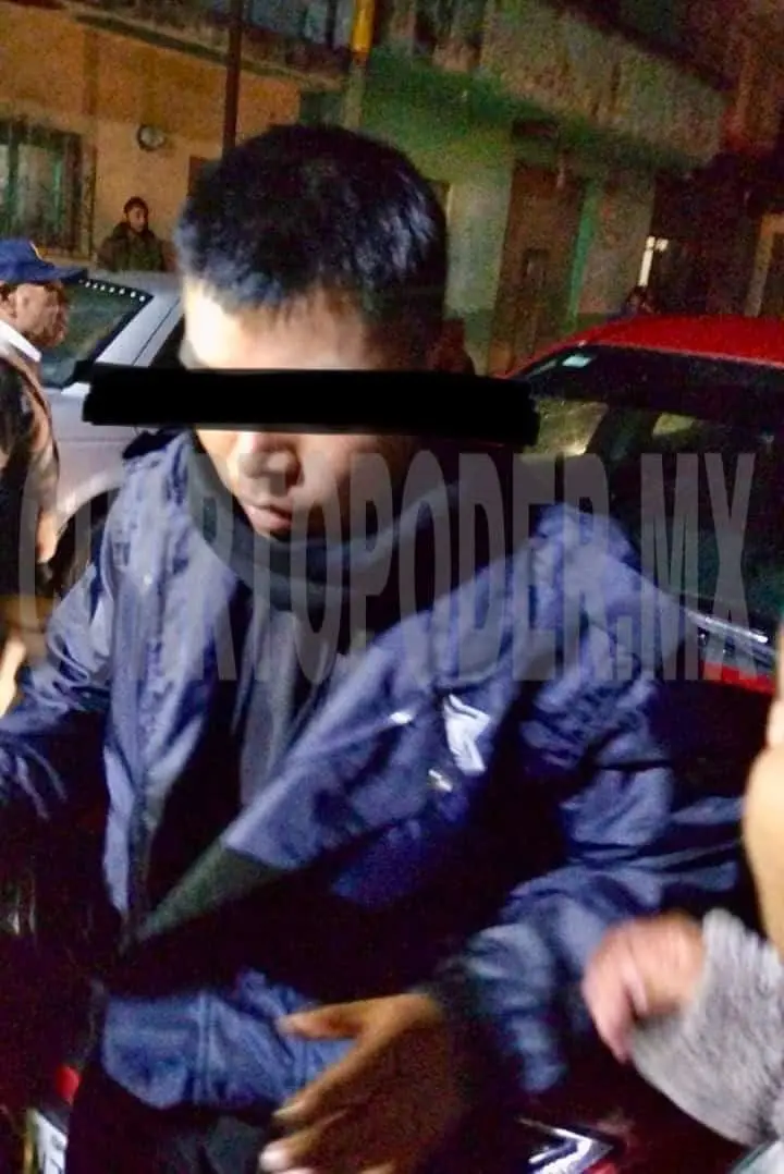 Detienen a policía por conducir ebrio