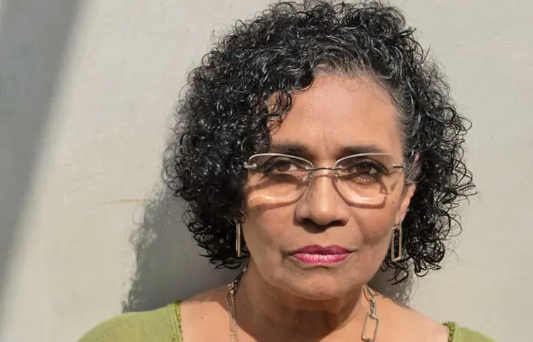 Malva Flores apuesta por la crítica