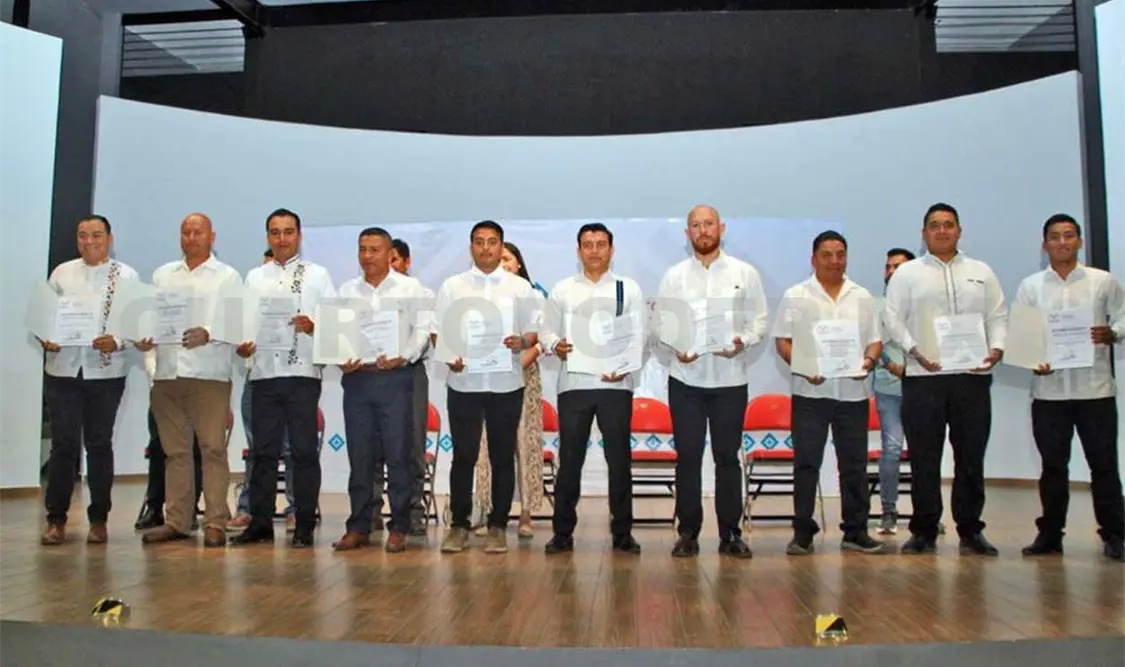 Entregan nombramientos a delegados regionales