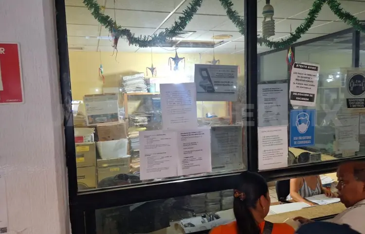 Denuncian cuotas ilegales para realizar trámites