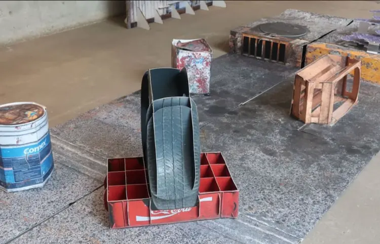 Exponen arte con materiales económicos
