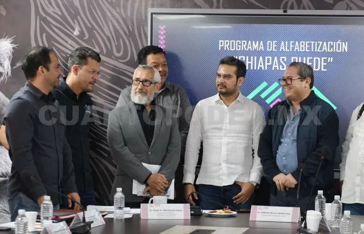 Comprometidos con abatir el rezago educativo