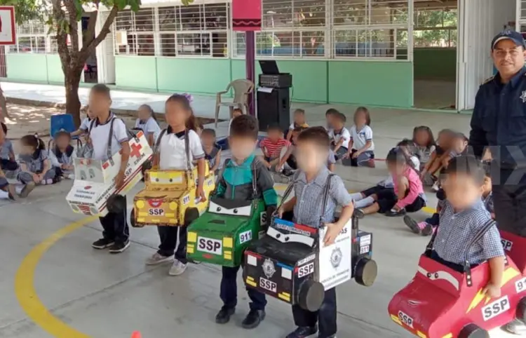 Imparten educación vial a niños de educación básica