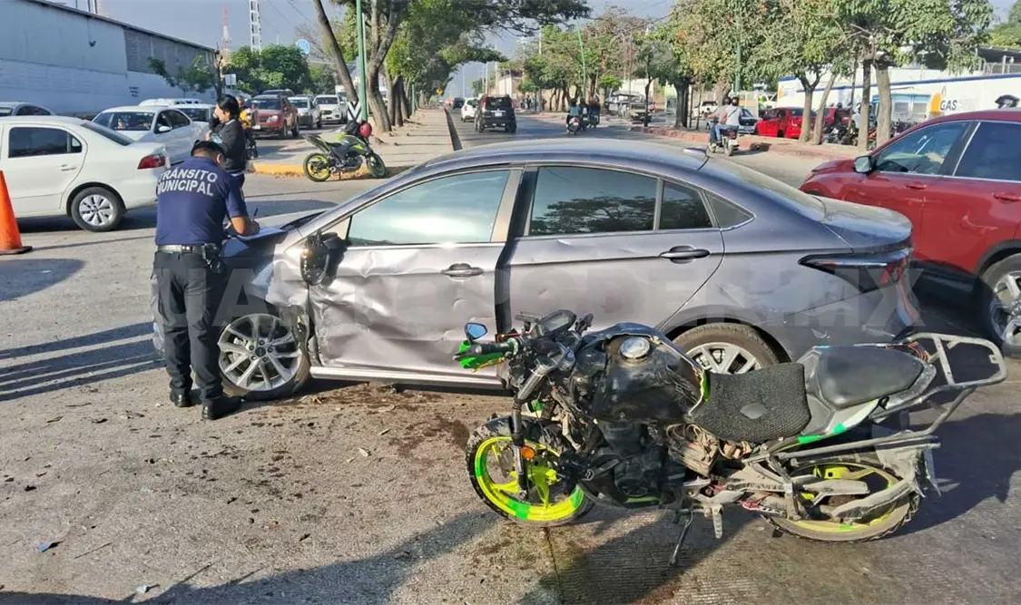 Corte de circulación deja a motociclista grave