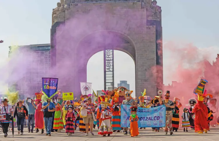 Arranca el Carnaval en Monumento a la Revolución