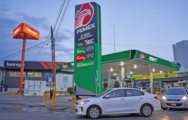 Las gasolinas suben 7.7 %, la mayor alza desde 2022