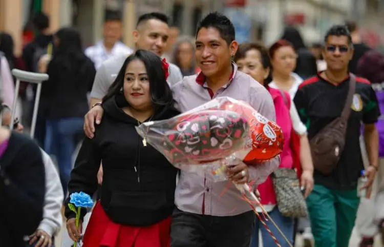 Personas solteras, más endeudados que las casadas