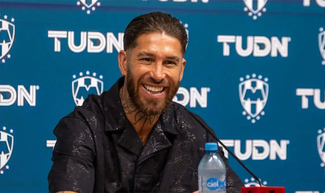 Sergio Ramos calienta su llegada