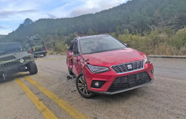 Militares colisionan contra SUV