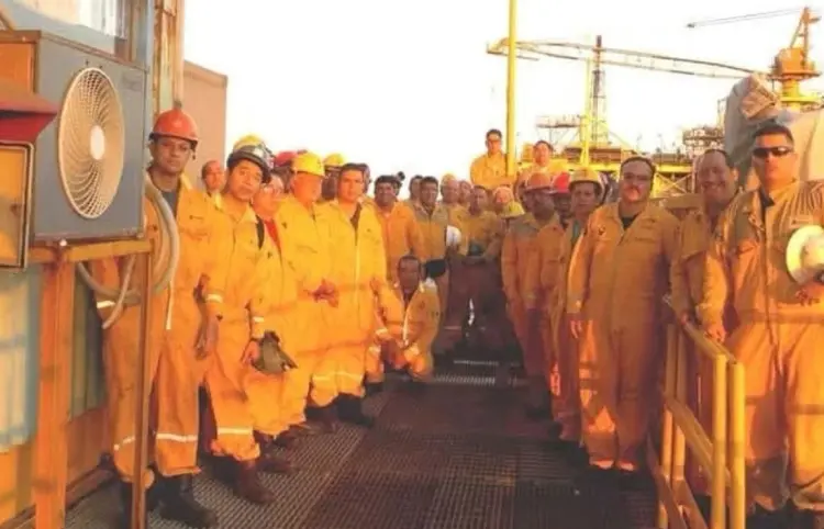 Trabajadores de Pemex en Campeche inician huelga