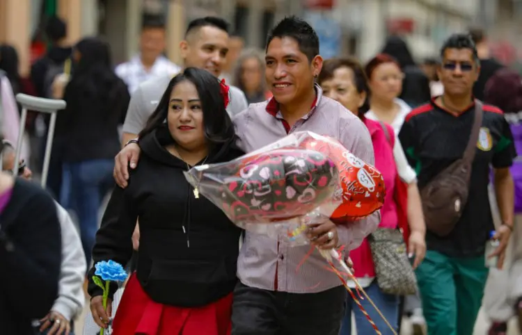 Personas solteras, más endeudados que las casadas
