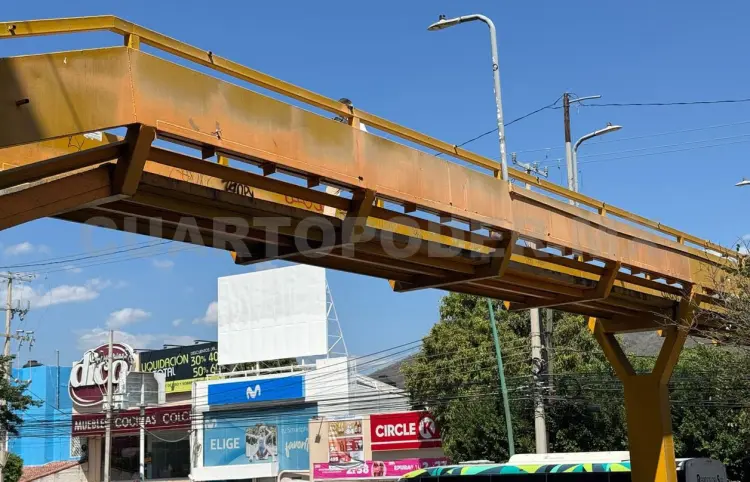 Retiran bardas publicitarias tras fuerte polémica