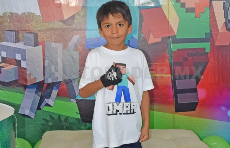 Omar Eduardo celebró con Minecraft
