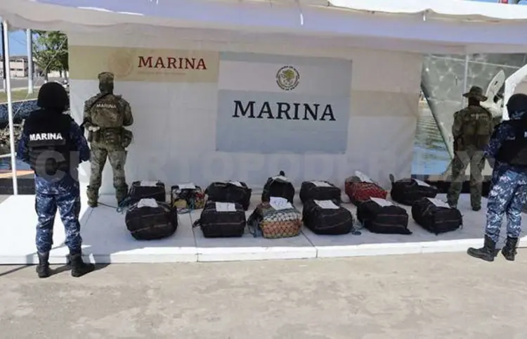 Dos ecuatorianos detenidos con 590 kilos de coca en alta mar