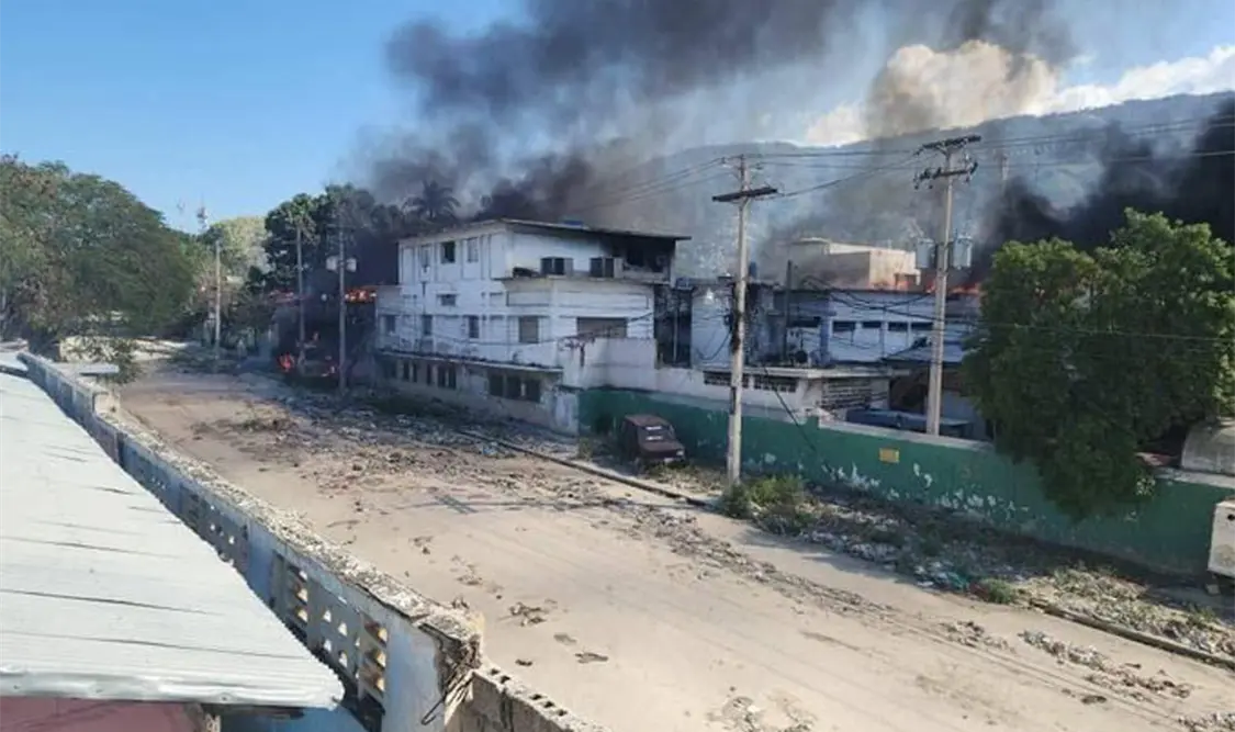 Se desata incendio en Hospital General de Haití