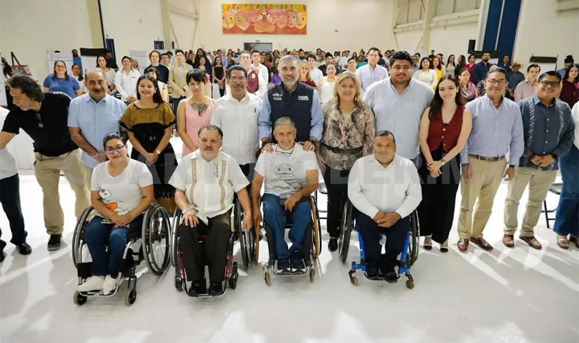 Participaron empresarios, profesionistas, universitarios, ambientalistas, artistas, entre muchos más ciudadanos. CP