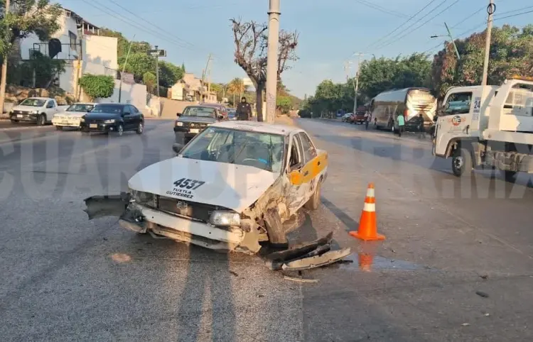 Colisión múltiple salda con 6 heridos