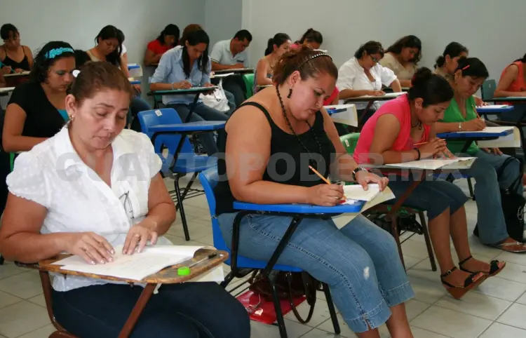 Mujeres lideran la docencia bilingüe