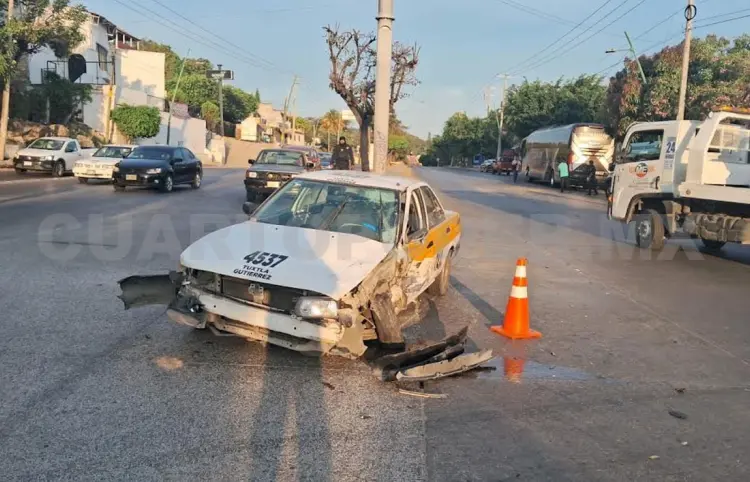 Colisión múltiple salda con 6 heridos