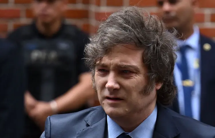 Acusan a Javier Milei por presunta estafa