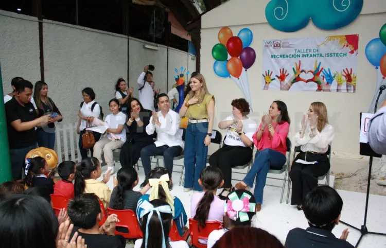 Presencia Sofía Espinoza apertura Taller de Recreación