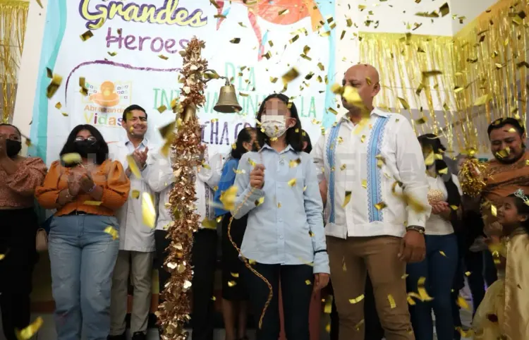 Logran derrotar al cáncer siete menores