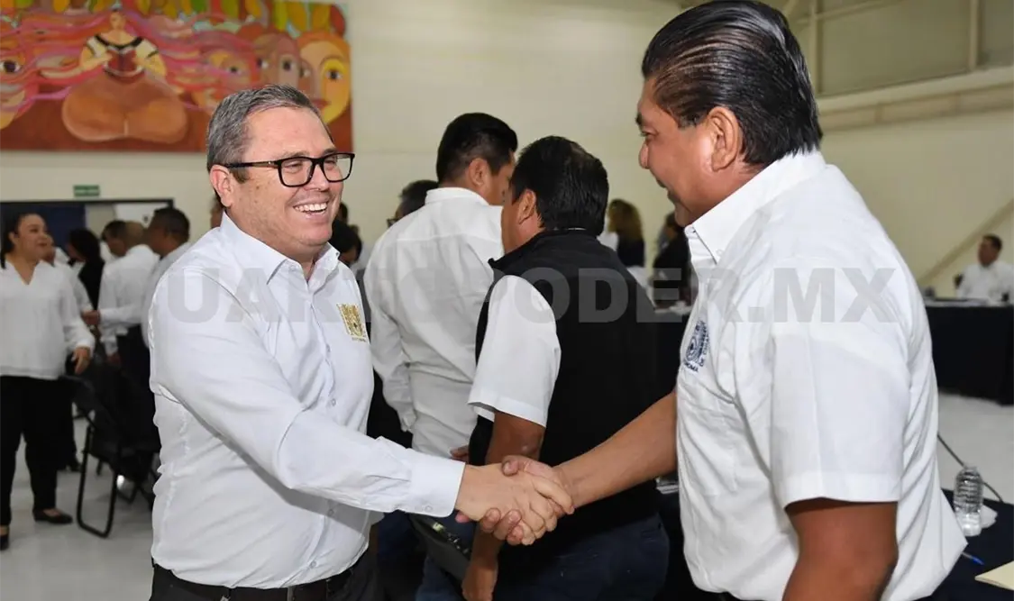 Administración Central revisa Contrato Colectivo