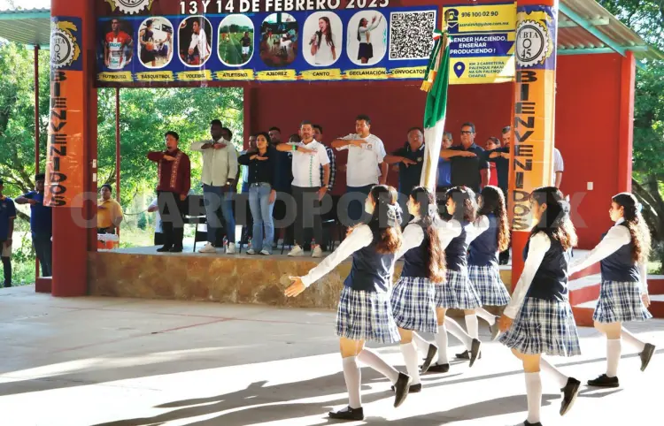 Atestiguan arranque de encuentros deportivos