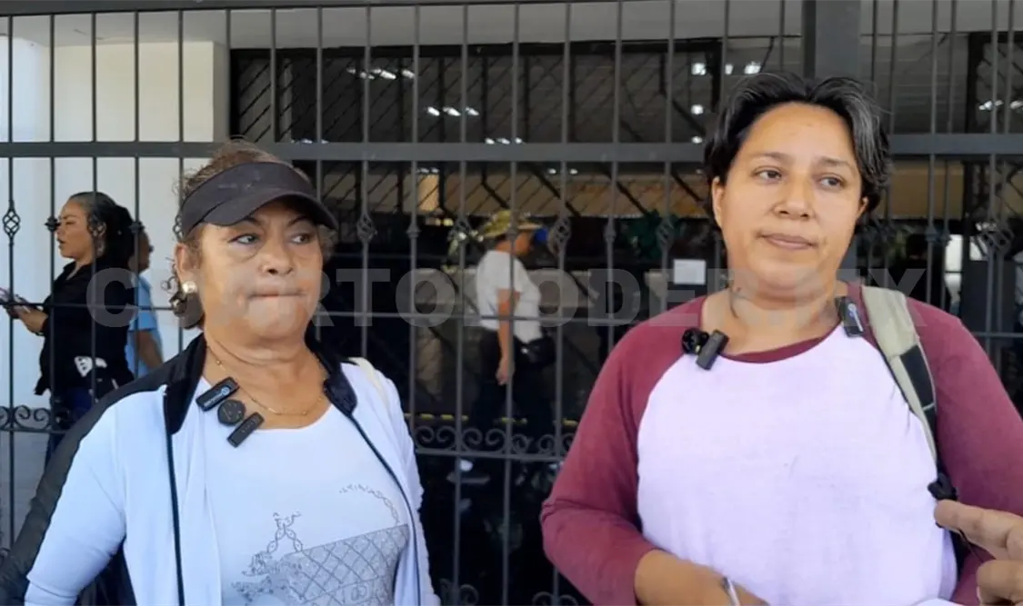 Director toma represalia contra madre de familia