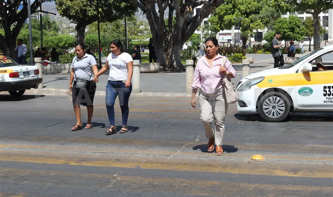 Uso de pasos peatonales, un verdadero reto