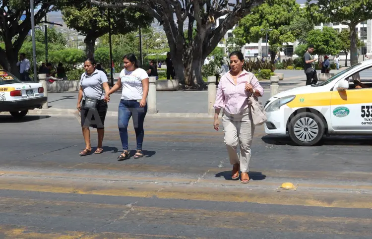 Uso de pasos peatonales, un verdadero reto