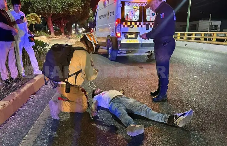 Motociclista termina grave tras accidentarse
