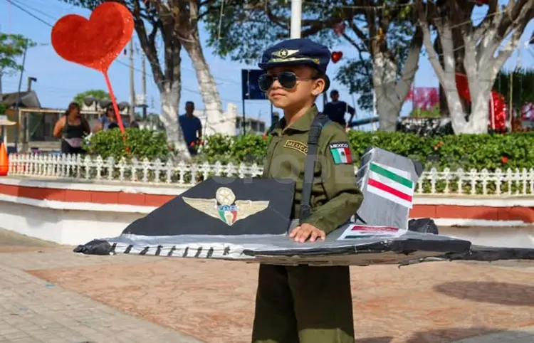 Festejan el Día del Ejército en Pijijiapan