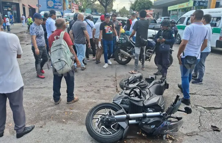 Chevy hace volar a un motorista en colisión
