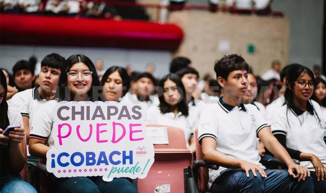Agradecen alumnos chips de telefonía celular