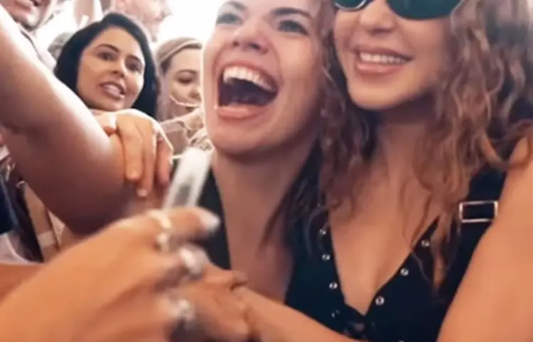Shakira cancela convivencia con fans