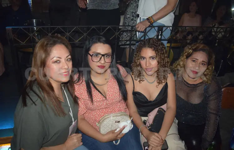 Reinas con Causa