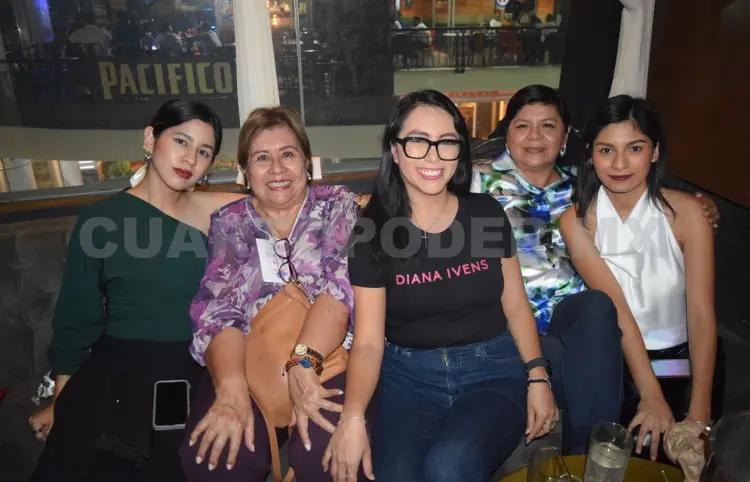 Reinas con Causa