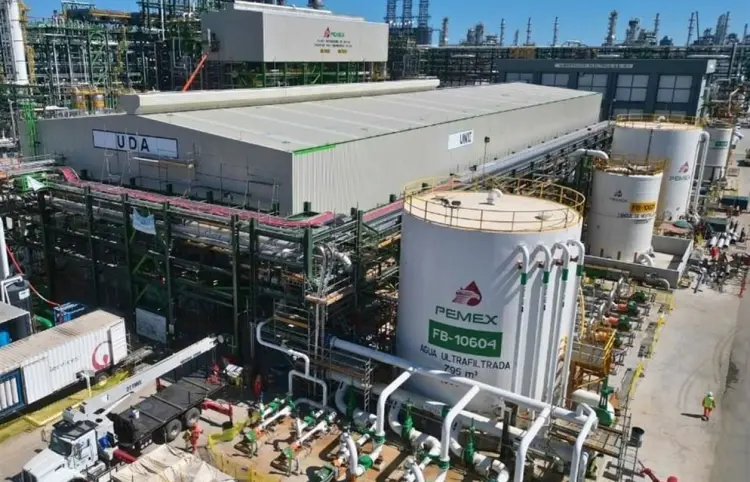 Aprueban reducir carga tributaria a Pemex