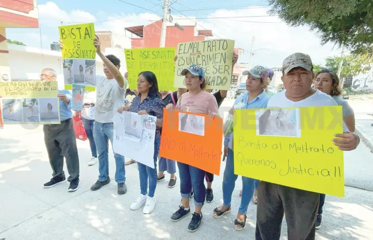 Entregan pliego petitorio a Gobierno del Estado
