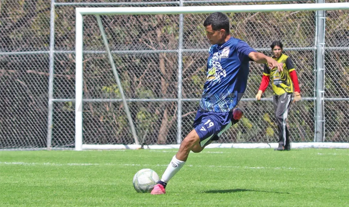 El cuadro de Servicio Pyresur encabeza la clasificación en la 1ª división de la Liga Independiente de Futbol Tuxtla. Carlos López/CP