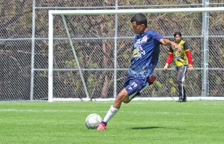 Servicio Pyresur manda en la 1ª división