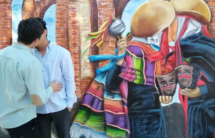 Más fácil hacer chisme que arte