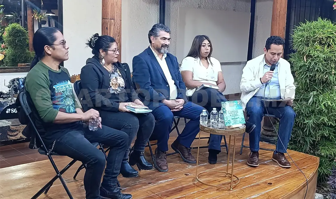 Presenta Emilio Gómez Caminos del Agua