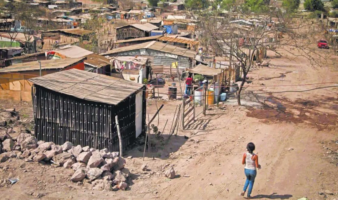 El Coneval expone información sobre el porcentaje de personas que viven en pobreza. Cortesía
