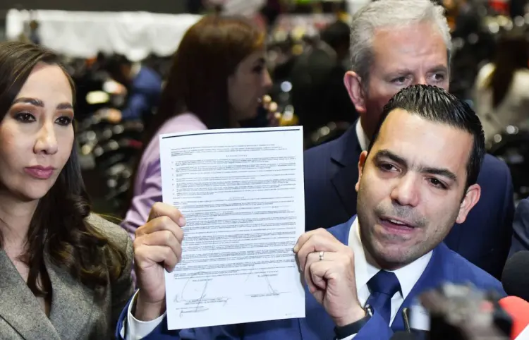 Revelan contrato con despacho que defiende a El Mayo
