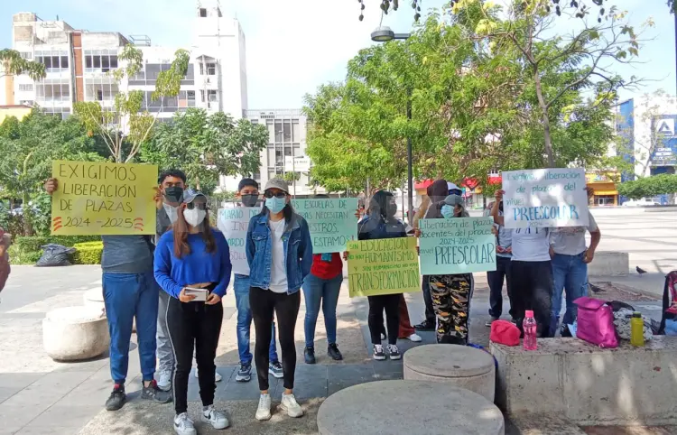 Por manifestación bloquean cruce de centrales