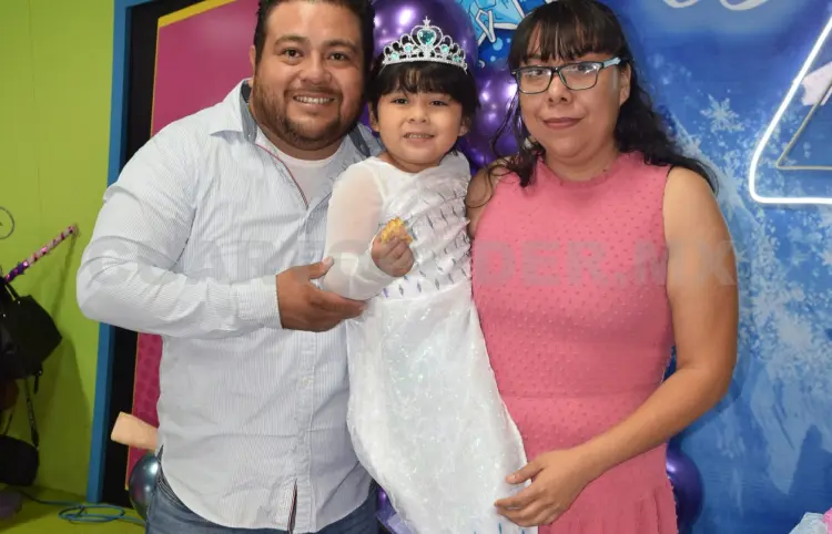 Celebra con la magia de Frozen