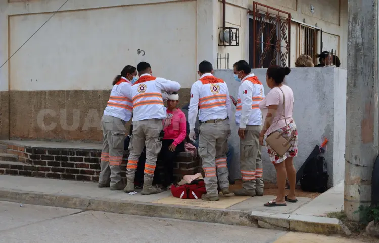 Termina proyectada pareja en el suelo